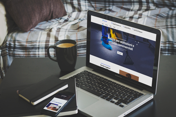 Startseite der Website von Pulizia il Delfino mit modernem Design